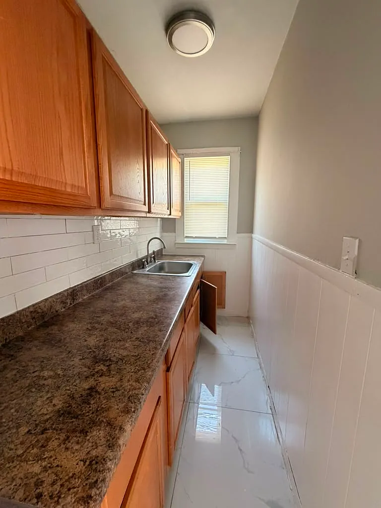 3 bed, $1,900 — Photo 3