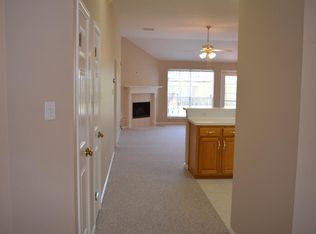 923 E Hampton Dr, Pearland, TX 77584