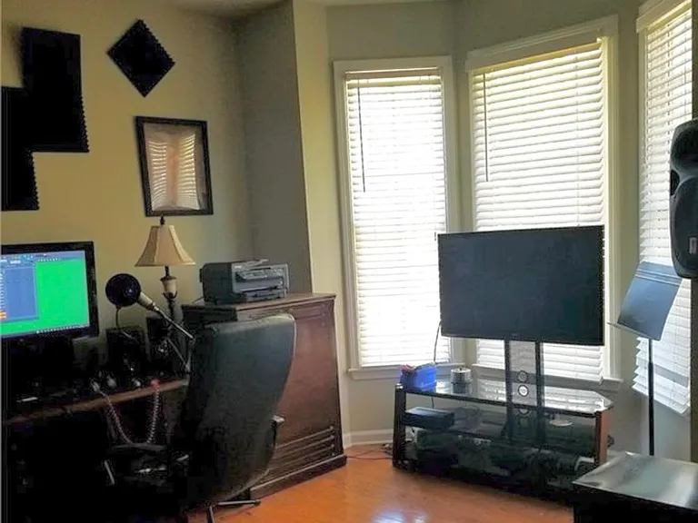 1023 Tanners Point Dr — Photo 2