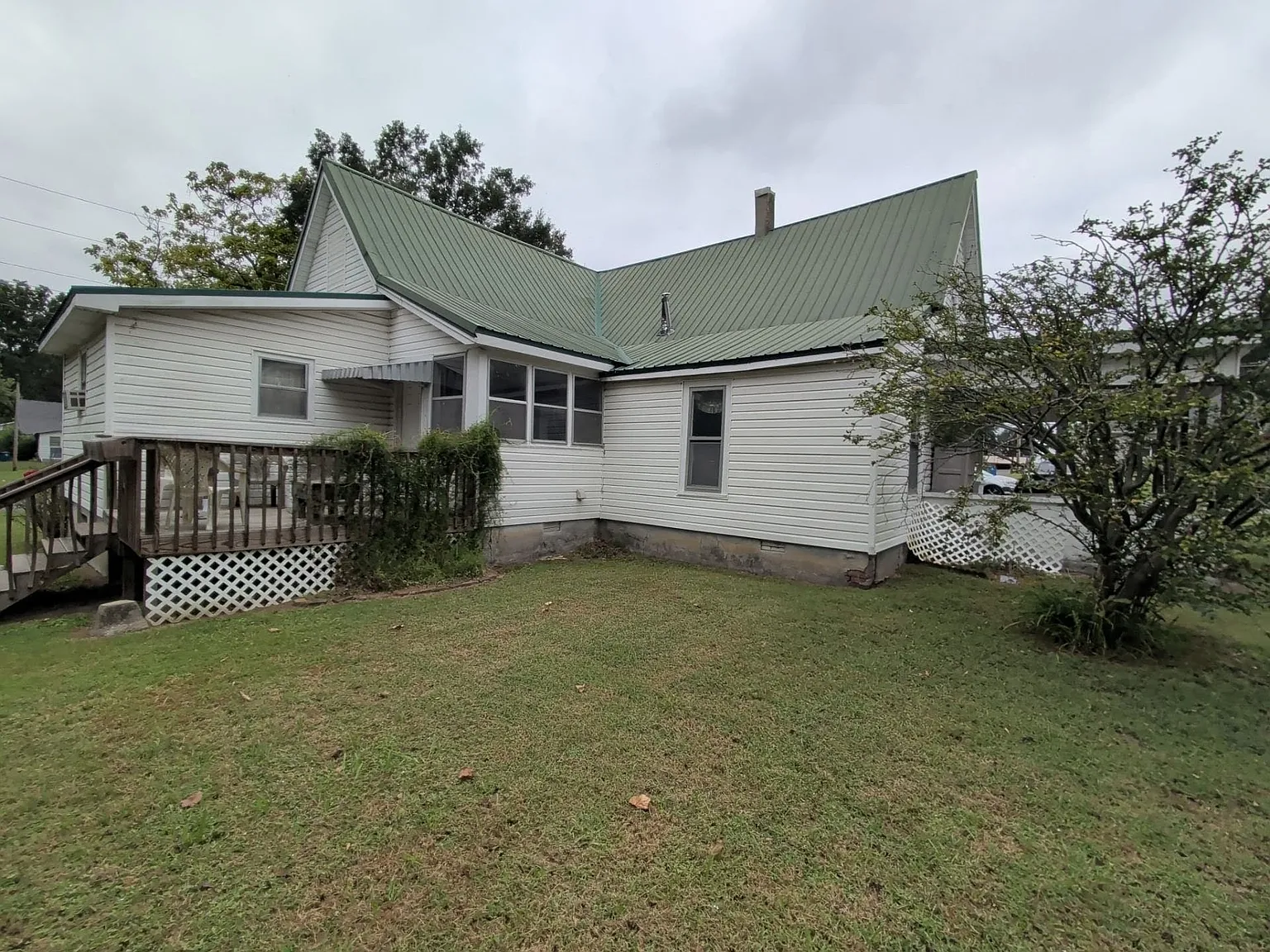 3 bed, 1265 sqft, $900 — Photo 2