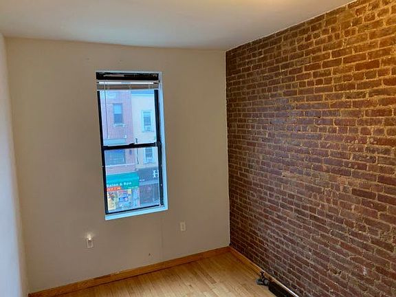3rd image of 3058 Steinway St #1