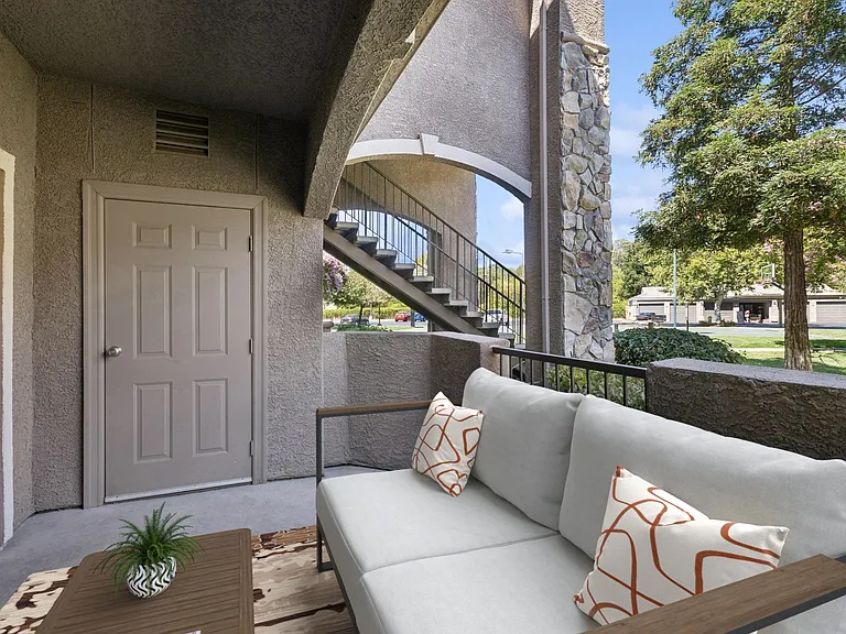 North Pointe Apartments — Photo 12