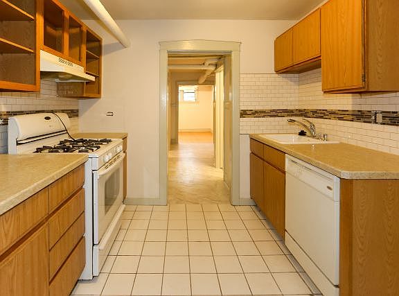 2nd image of 1355 W Winona St #H