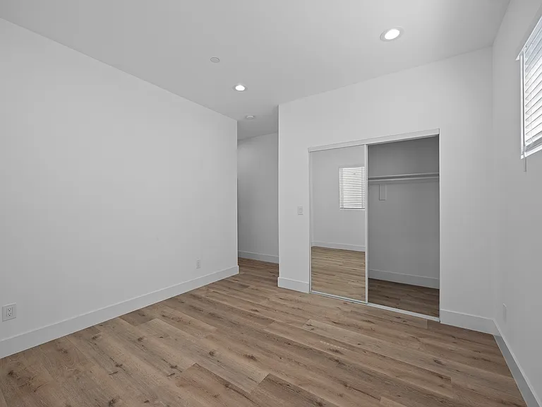 1514 W 206th St — Photo 10