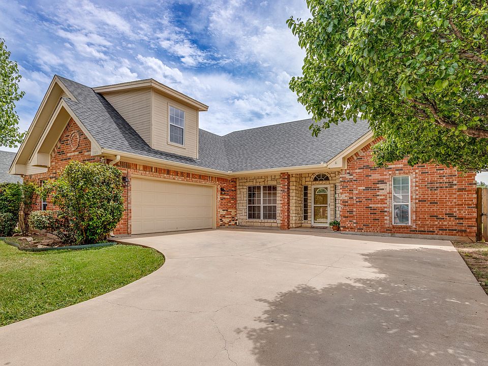 1st image of 3325 Silver Oaks Dr