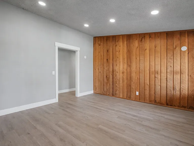 322 S Birch St — Photo 30