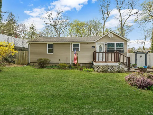 84 Lynbrook Drive, Sound Beach, NY 11789