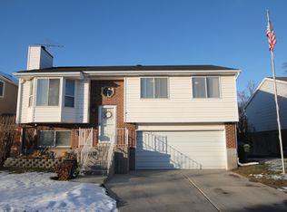 1570 W Crystal Ridge Dr, West Jordan, UT 84084