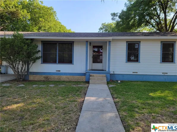 5 Acorn St, Lampasas, TX 76550