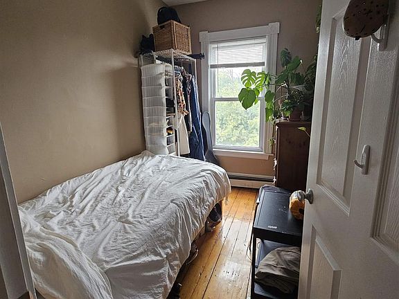 4th image of 24 Linden Ave #1