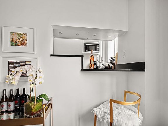 4th image of 200 W 20th St APT 1206
