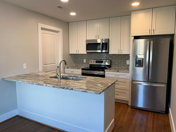Open plan kitchen/dining area