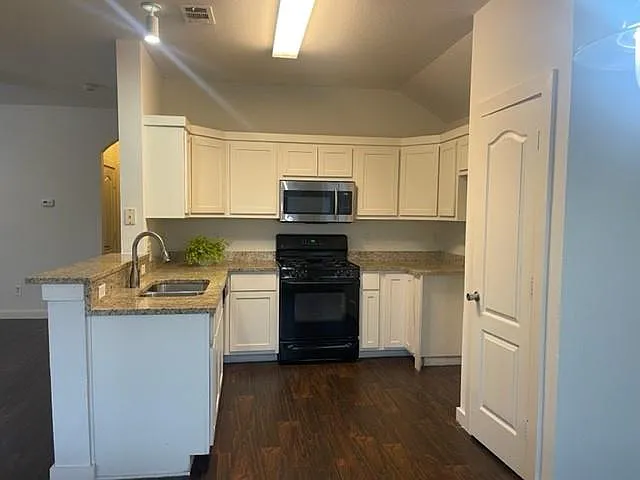 310 Millstone Dr — Photo 15