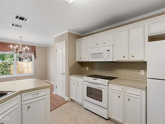 2nd image of 125 Rosemont Pl