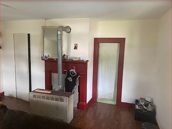 3rd image of 401 Gay St