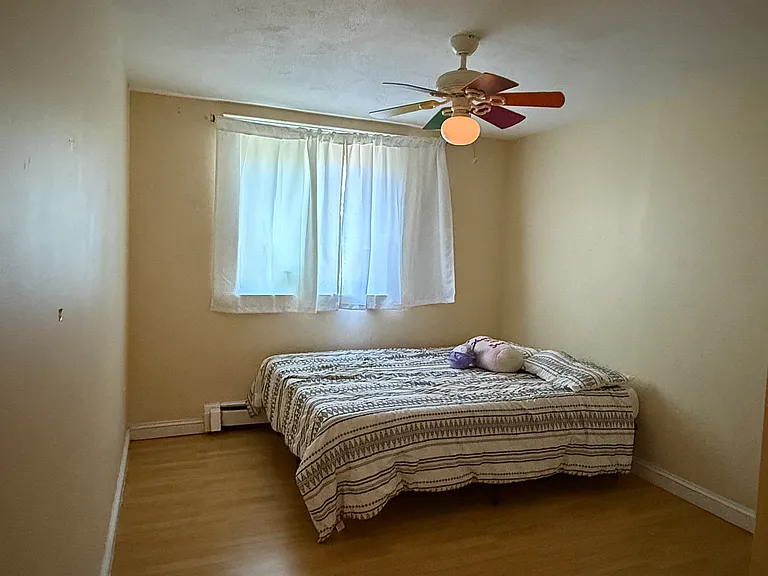 1100 Governors Dr #13 — Photo 8