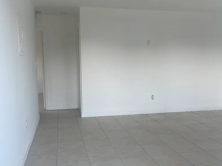 3412 SW 89th Ct — Photo 2
