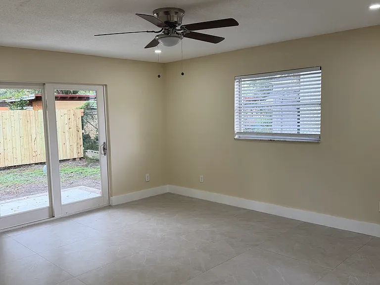 1512 S Lee Ave #1512 — Photo 5