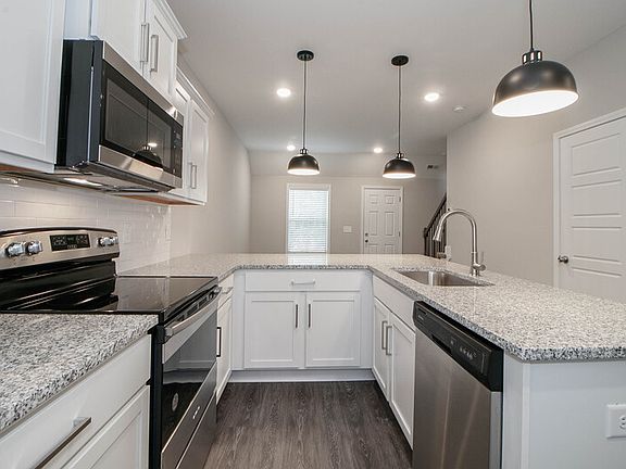 5th image of 220 Drayton Dr #B