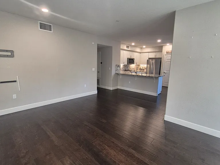 111 Llano De Los Robles Ave #7 — Photo 8