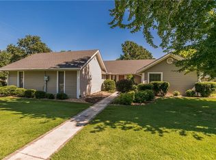 1108 NW 11th St, Bentonville, AR 72712