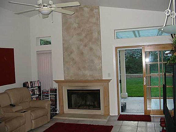 3rd image of 674 Alagria Pl