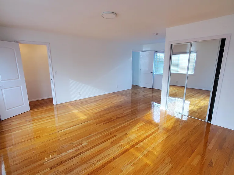 46 Thornton Ave #1/2 — Photo 13