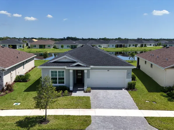 1113 SE CROSSWOOD Way, Port St Lucie, FL 34984