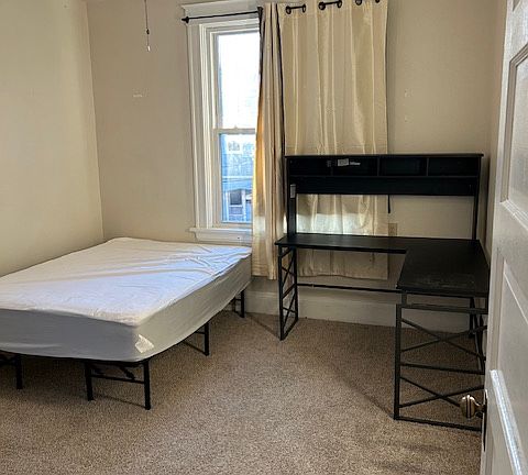 5th image of 2332 Stratford Ave