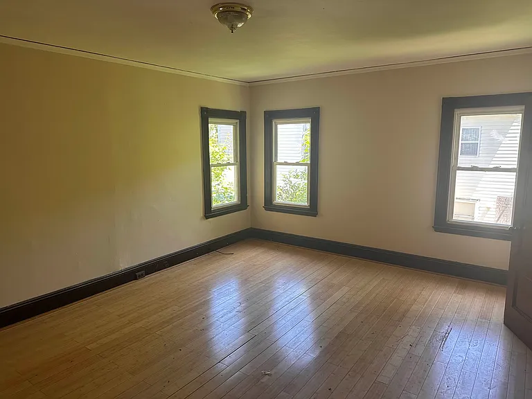 73 Maple St #2 — Photo 6