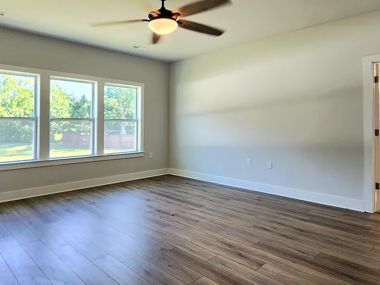 190 Salem Village Dr — Photo 6