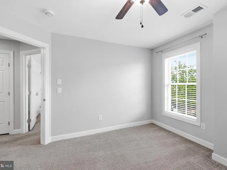 8439 Kirby Lionsdale Dr — Photo 11