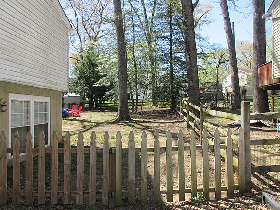 4th image of 529 W Benforest Dr