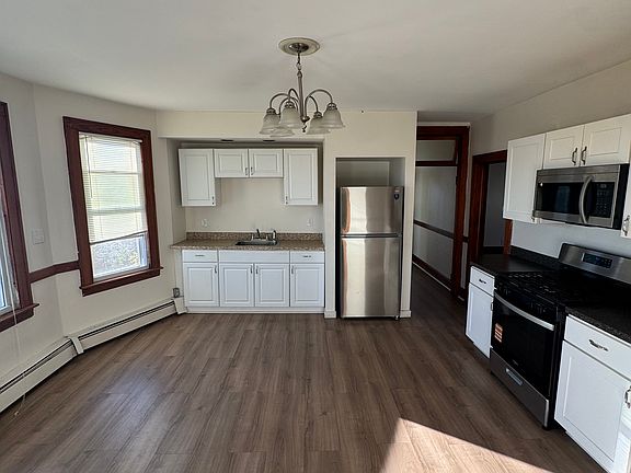 2nd image of 114 Smith St APT 3