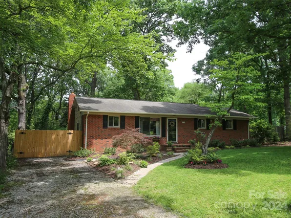 213 White Oak Ln, Matthews, NC 28104