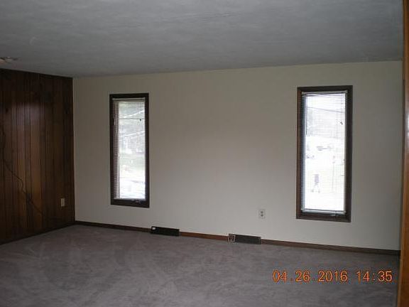 5th image of 989 Northwood Dr