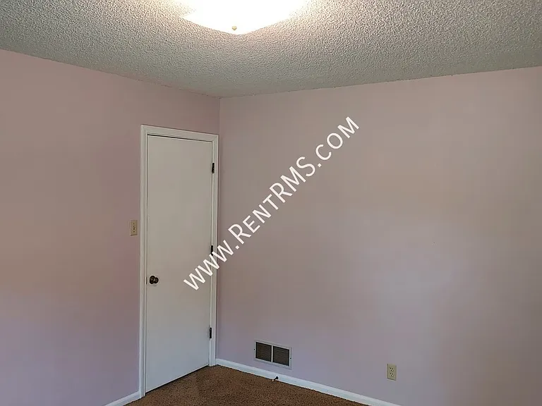4643 SW 8th Ave — Photo 23