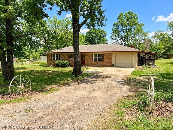 3rd image of 333 Powell Ln