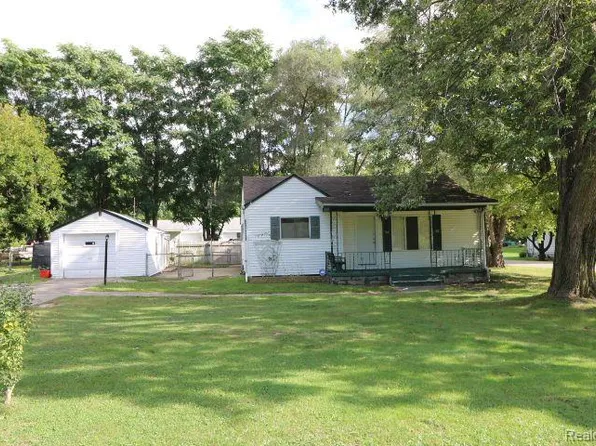 1398 Mitson Blvd, Flint, MI 48504