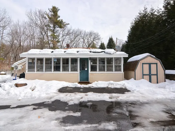 277 Wanoosnoc Rd, Fitchburg, MA 01420