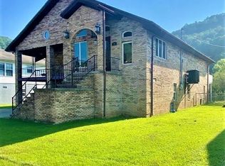 58 Hewitt Ave, Lovely, KY 41231