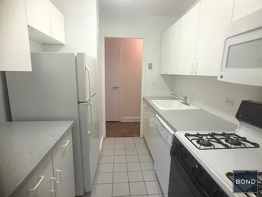 Rented by Bond New York | media 32