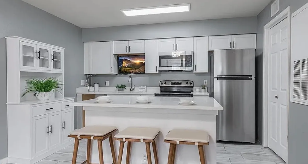 1 bed, 530 sqft, $1,900 — Photo 3