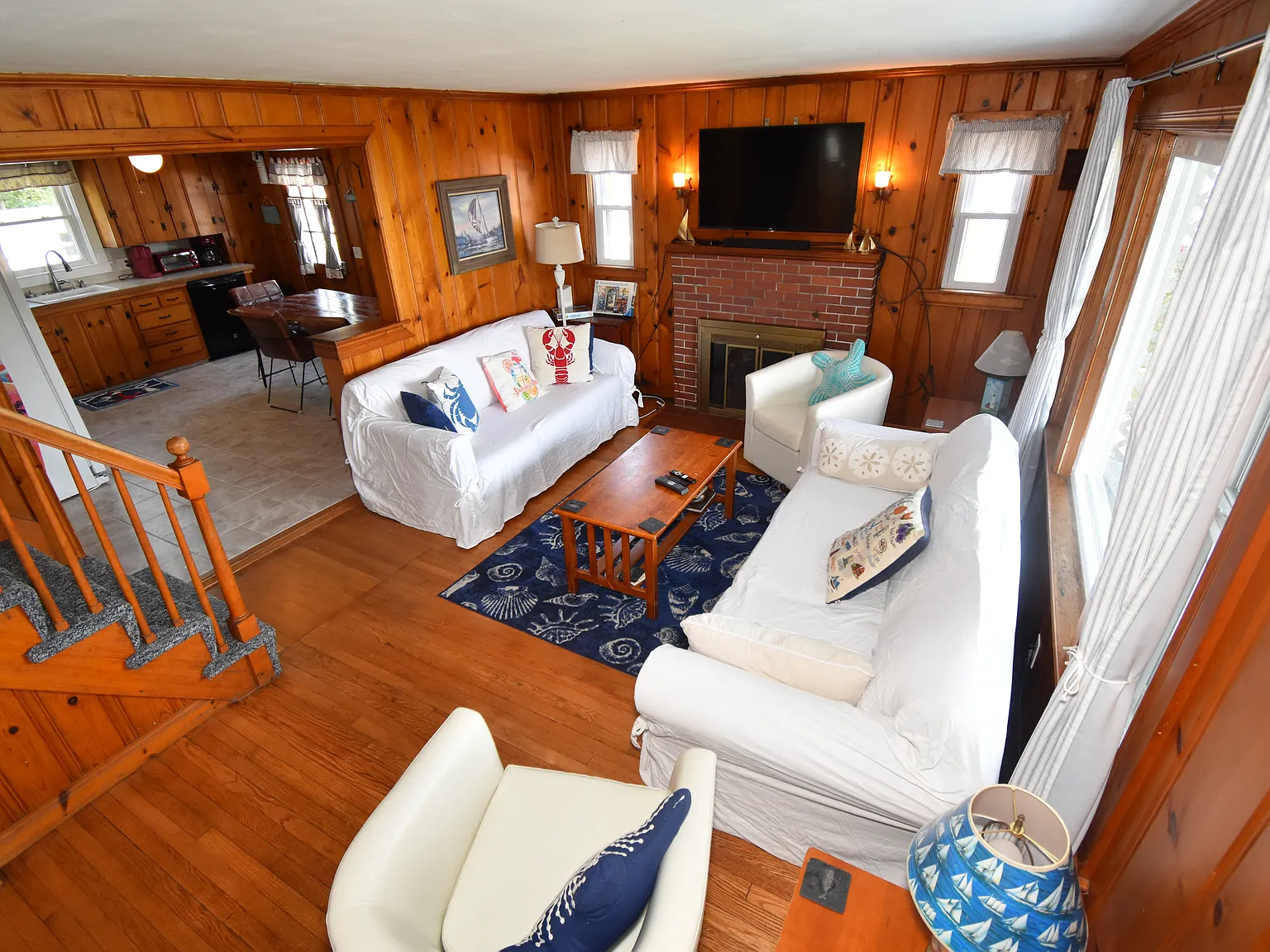 4 bed, 1.5 bath, 1428 sqft, $3,400 — Photo 3