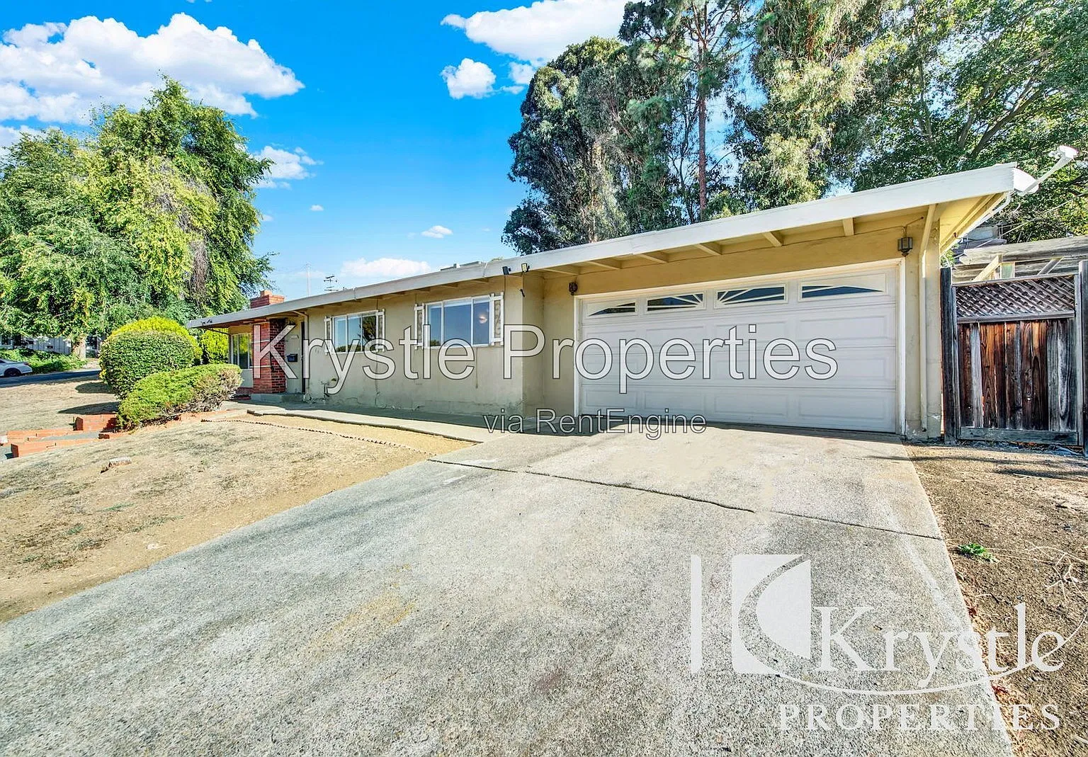 3 bed, 1.0 bath, 1600 sqft, $2,450 — Photo 3