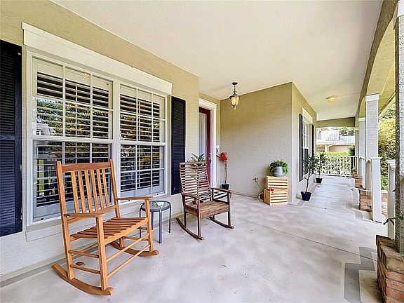 3rd image of 19512 Spring Oak Dr