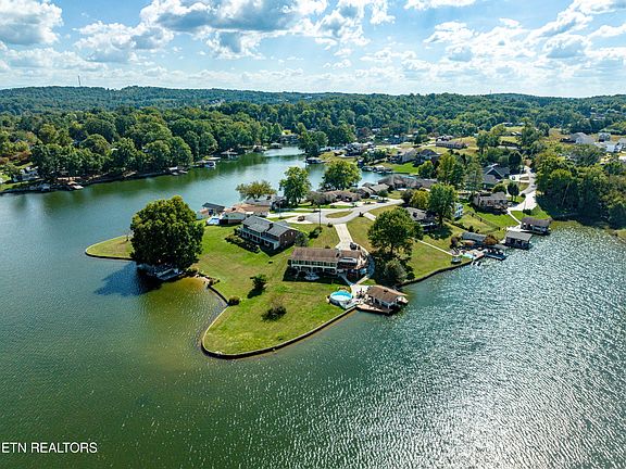 3rd image of 3671 Sandy Shore Dr