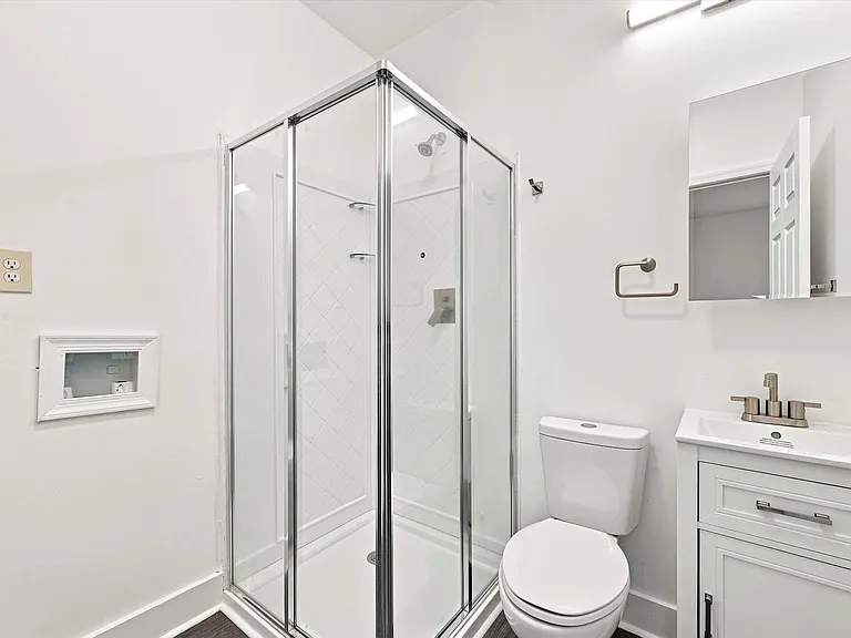 3049 N Stillman St — Photo 2