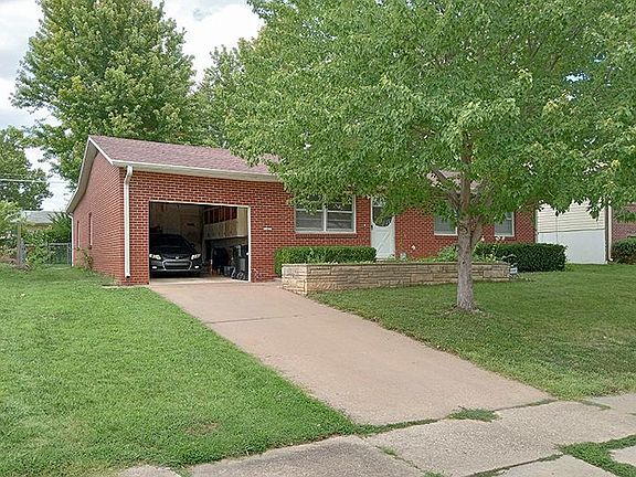 2nd image of 720 SE 35th Ter