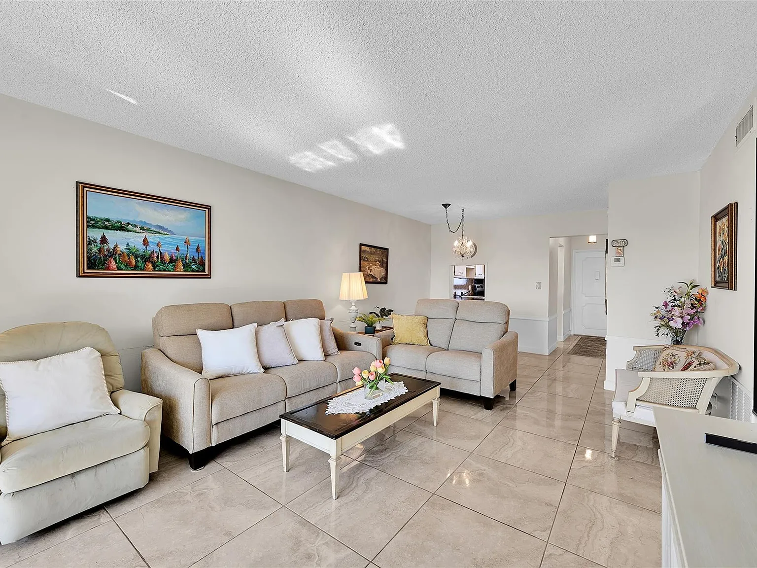 2 bed, 2.0 bath, 1080 sqft, $2,400 — Photo 4